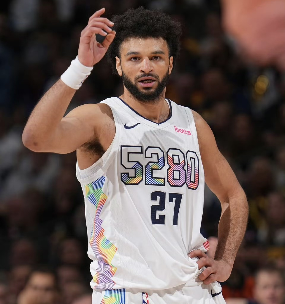 爱游戏包含穆雷重返赛场，大比分获胜首场状态出色，德国队观众沸腾！的词条