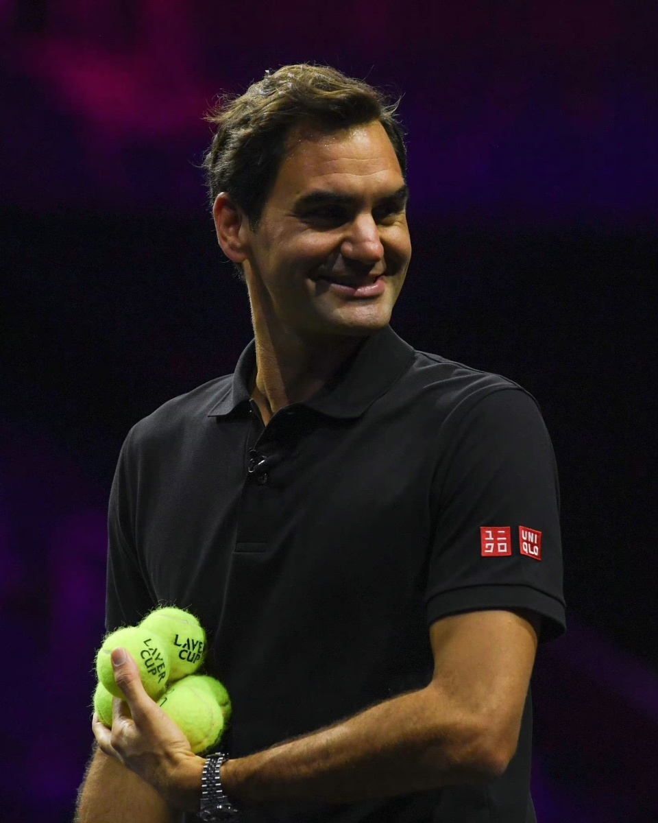 中国电竞平台费德勒重返赛场，大比分获胜首场状态出色，瑞士队观众沸腾！观众掌声雷动的简单介绍